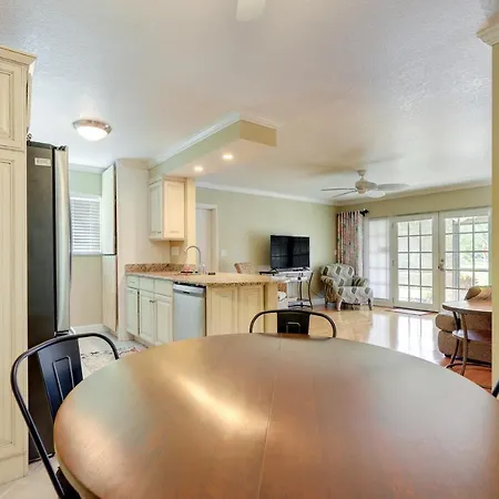 Welcoming Sarasota Vacation Rental With Pool! Exterior photo