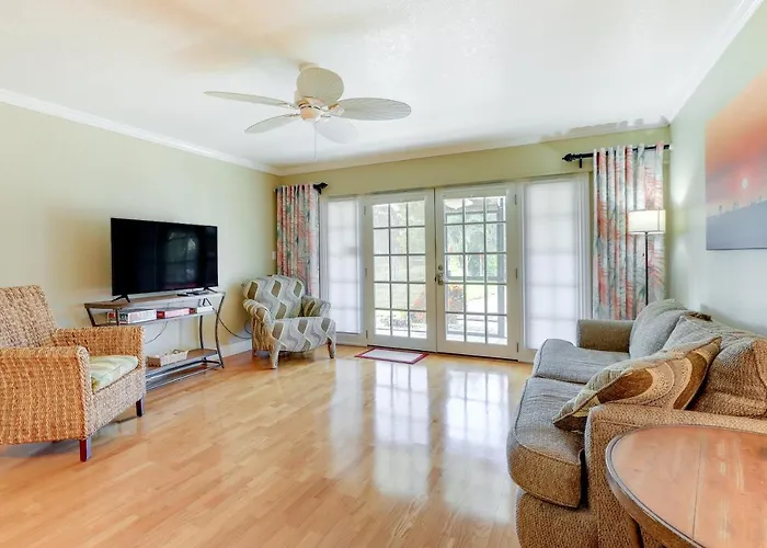 Welcoming Sarasota Vacation Rental With Pool!